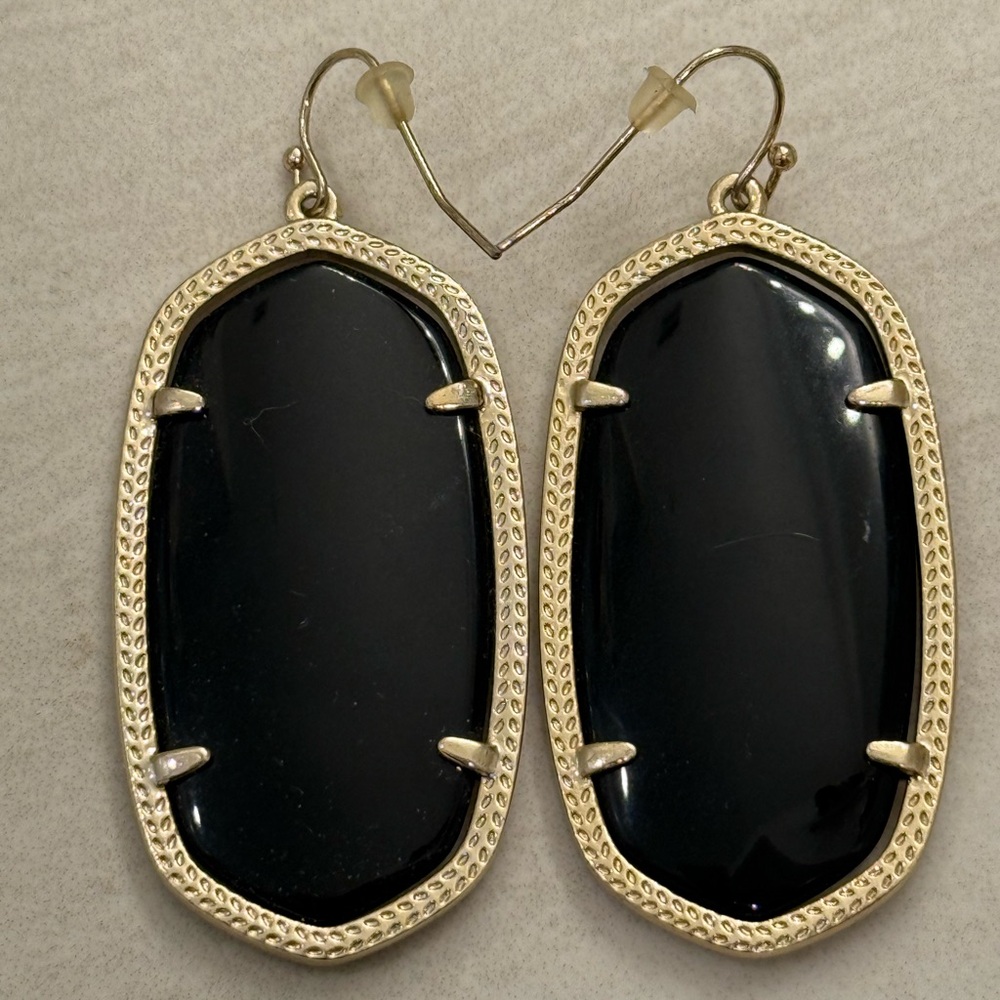 Kendra Scott Danielle earrings in black in perfect condition. NWOT